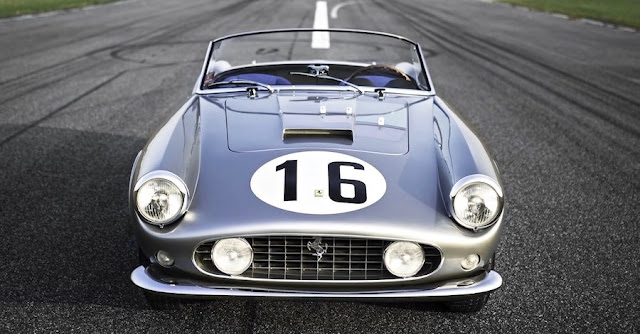 1959年製の「フェラーリ250GT LWB カリフォルニアスパイダー」が約20億円で落札！