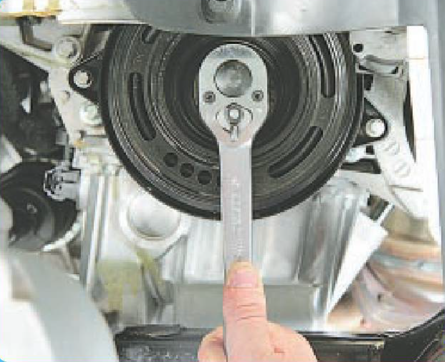 Как затянуть шкив коленвала опель - 95 фото