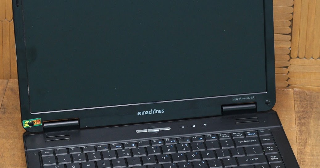 Ноутбук асер черный экран. Ноутбук емашинес. Ноутбук emachines 6630 черный экран. Emachines черный экран. Ноутбук емашинес 627 характеристики.