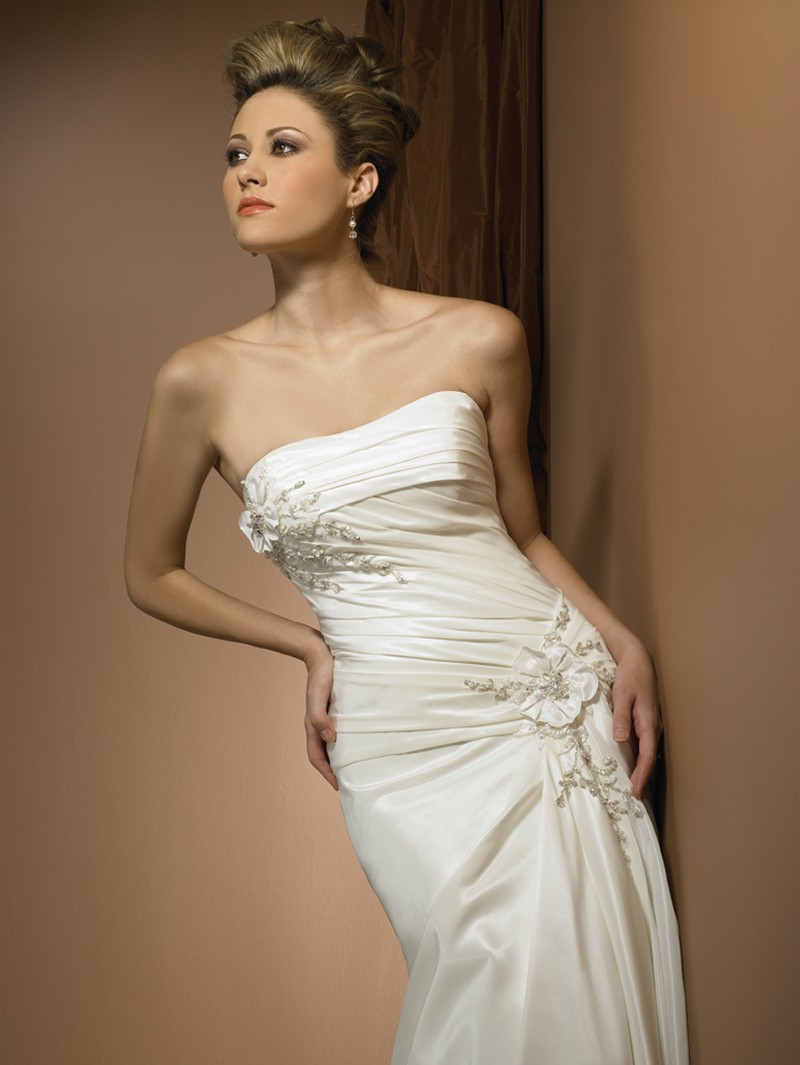 Hills in Hollywood: Bridal Dress of the Week - Allure Bridal 2313