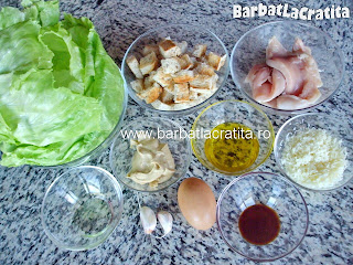 Salată Caesar cu pui