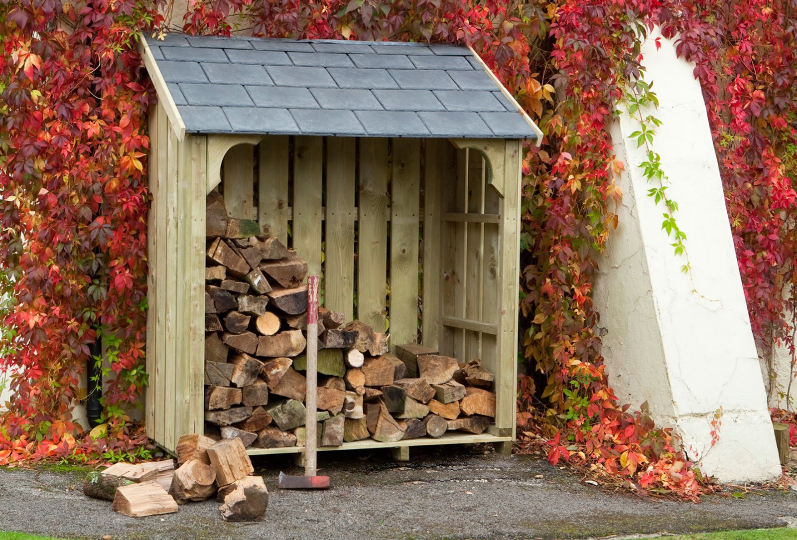 Dorset Log Stores Fire Pits and Chimeneas in the Garden