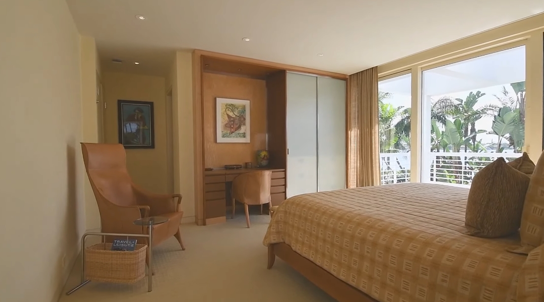 35 Interior Design Photos vs. 936 N Lake Way, Palm Beach, FL Luxury Home Tour