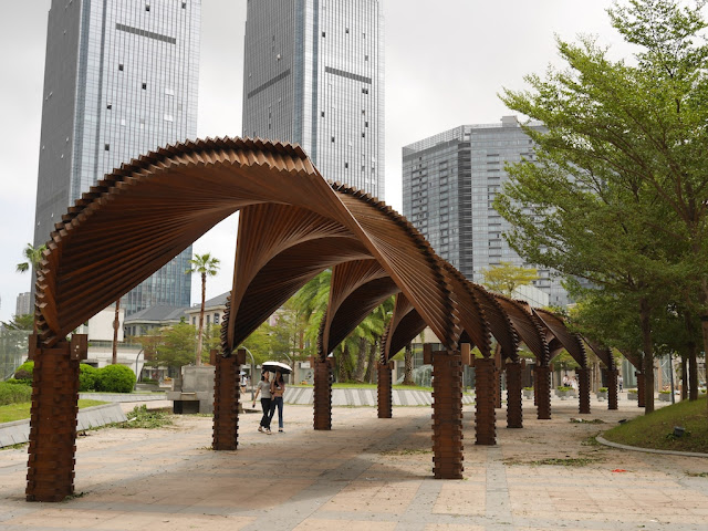 covered walkway at the Midtown in Zhuhai