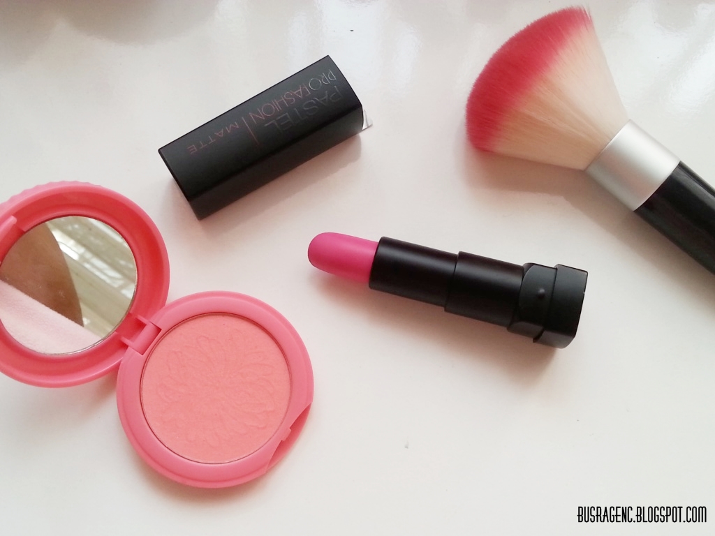 PASTEL PRO FASHİON MATTE 554 HOT FUCHSİA RUJ