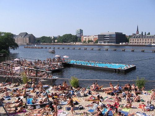 swimming pool in barge in Spree