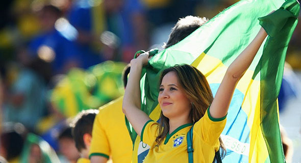 Bukti Bahwa Brasil Punya Suporter Cantik Nan Seksih Bukti Bahwa Brasil Punya Suporter Cantik Nan Seksih