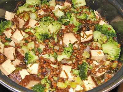 Linzen, gerookte tofu, broccoli