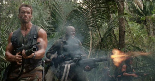 predator-schwarzenneger-mitrailleuse-rot