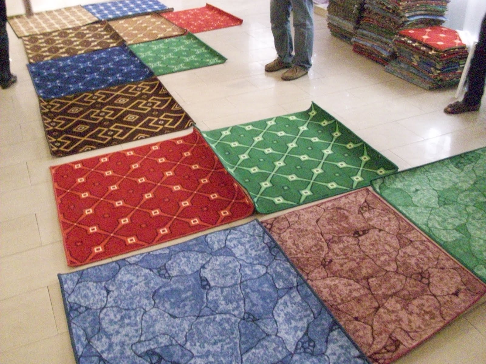 Nobel Carpets Unveils Nobel Bloggers’ Contest