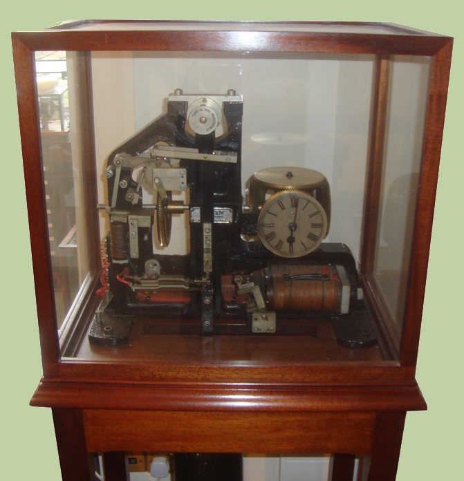 The Gents' Waiting Train Electric Turret Clock Movement