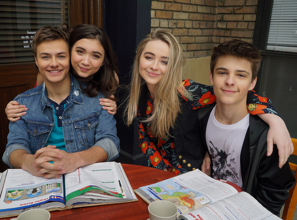 sabrina-carpenter-spain-el-cast-de-girl-meets-world-entre-bastidores