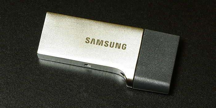 サムスンUSB Flash Drive DUO 32GBの外観デザイン