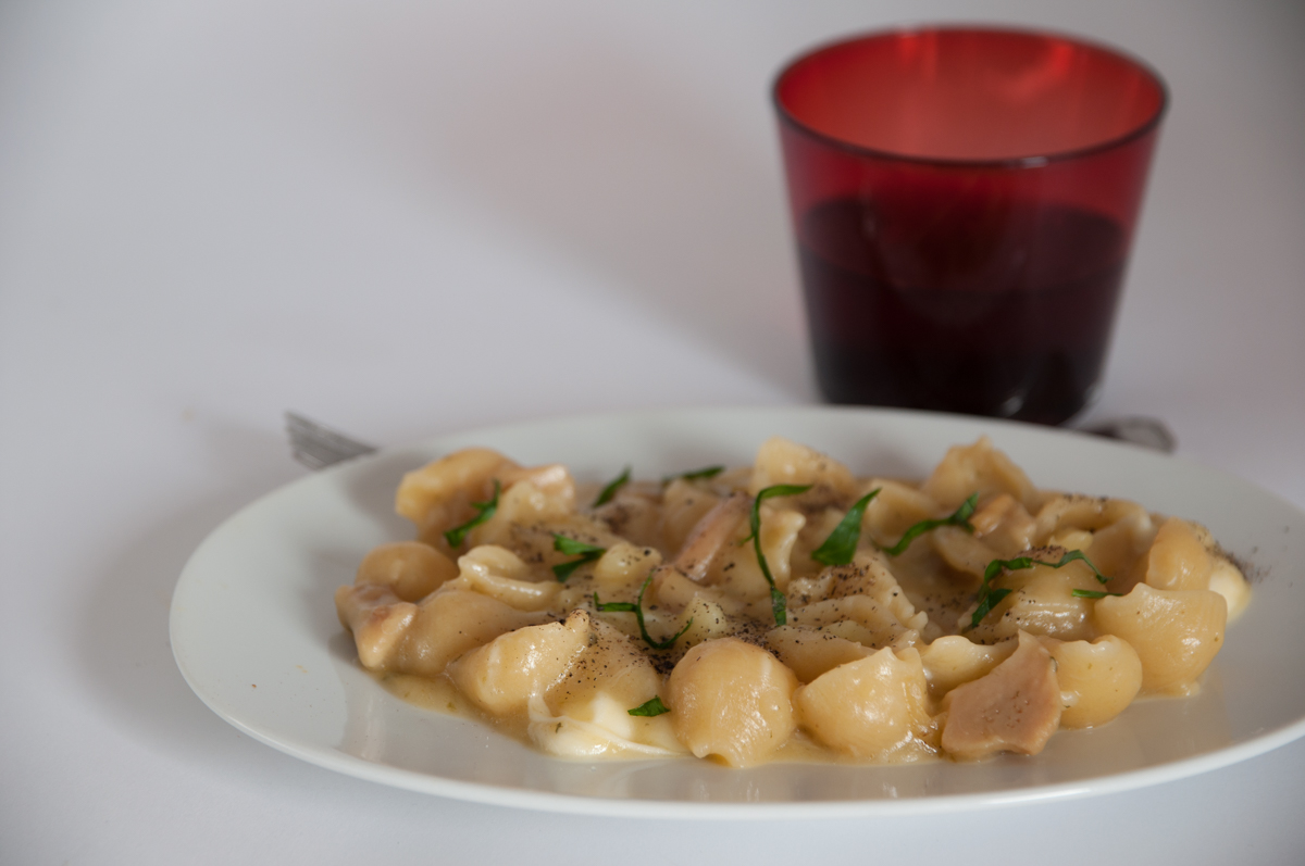 Tofette con patate e porcini al profumo di provola