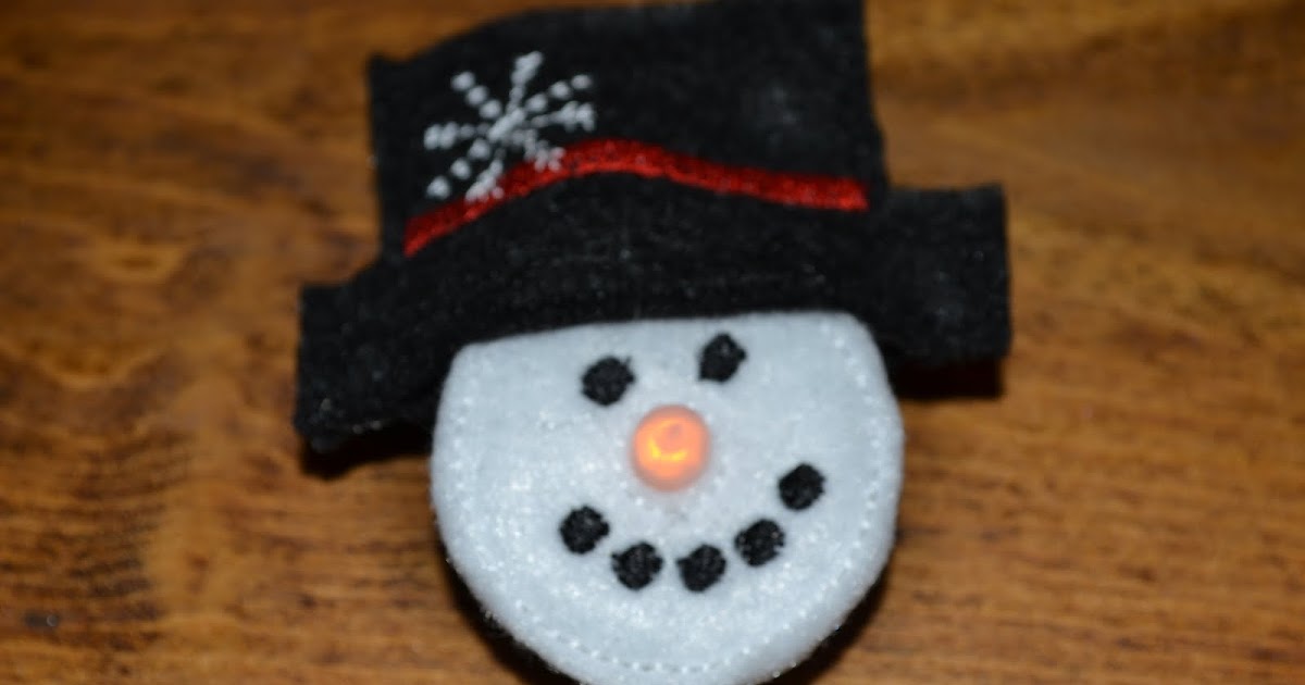 Closet Crafter: Lighted Snowman Pins