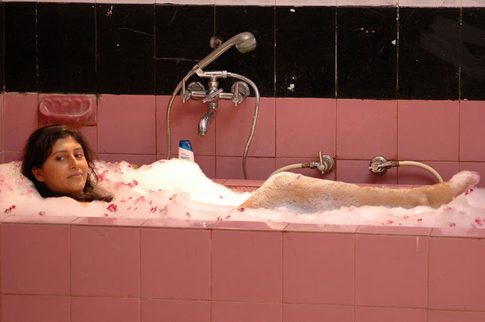 sakshi movie in bathtub
