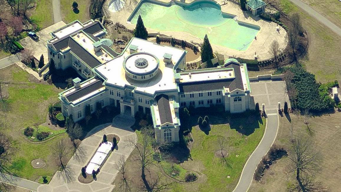 Luxury houses, villas and hotels *109 Room* Holyfield Mansion Bought