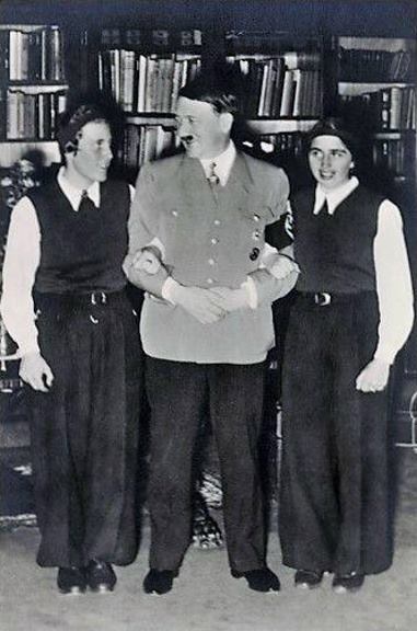 Hitler women worldwartwo.filminspector.com