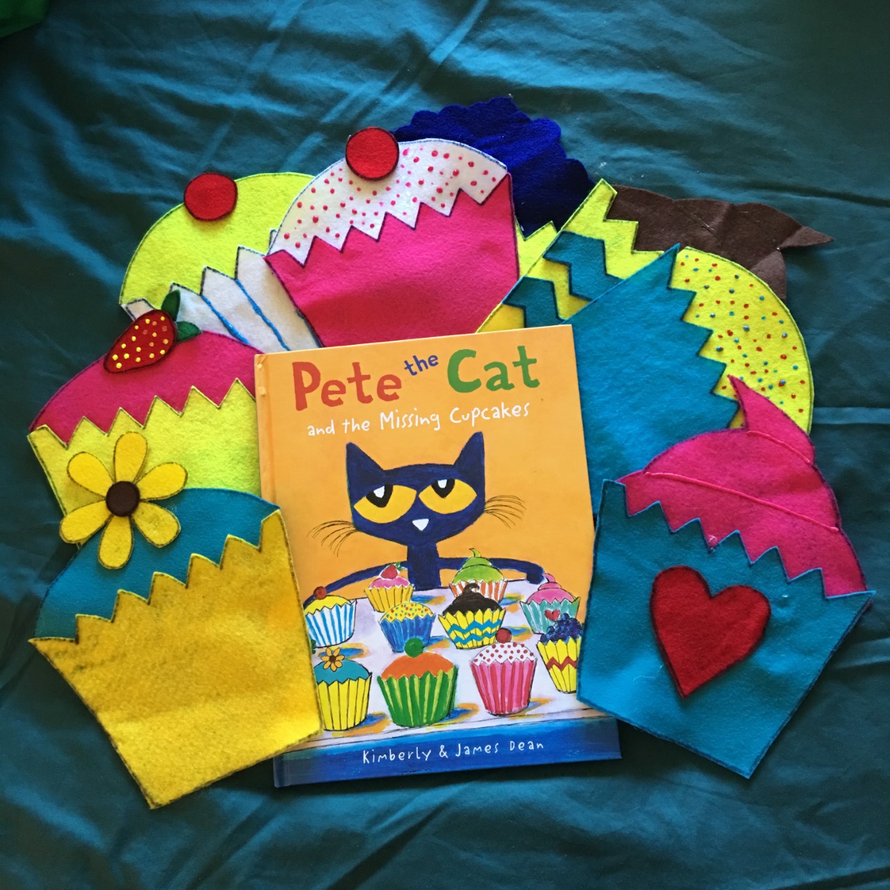 Storytime with Miss Tara and Friends: Pete the Cat and the Missing Cupcakes