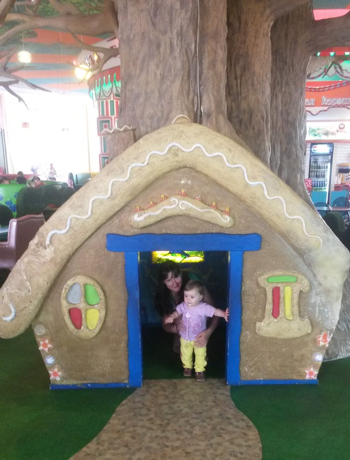 куда пойти с ребенком 1 год. скалодром для детей коламбус на пражской. интересные места для посещения с детьми. хэппилон в москве. власихинская 166 барнаул.