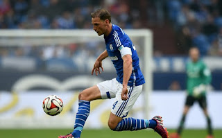 Benedikt Howedes rejects to offer to stay at Schalke