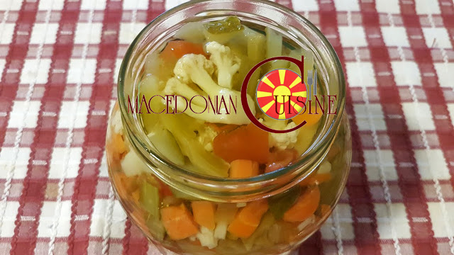 http://www.macedoniancuisine.com/2016/07/winter-salad-mixed-vegetables-relish.html