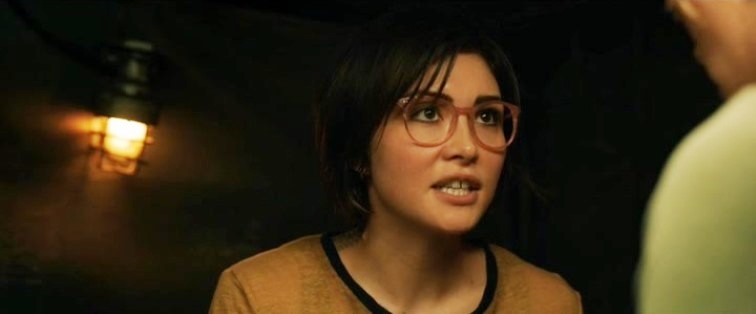 Films Et Séries Tv Avec Daniella Pineda Movie and TV Cast Screencaps: Daniella Pineda as Zia Rodriguez