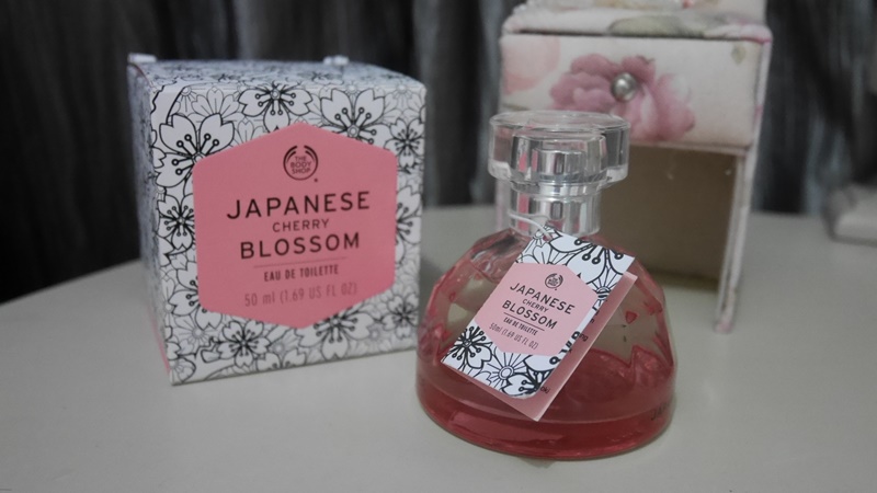 Joy life is life. Japanese Cherry Blossom духи. The body shop, туалетная вода Japanese Cherry Blossom Strawberry Kiss. Духи с палочками Cherry Blossom. Французские духи оригинал Japanese Cherry Blossom.