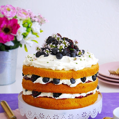 Lemon and Berries Cake with Mascarpone Frosting