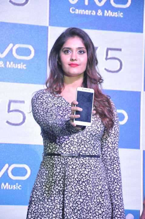 Surabhi Launching Vivo V5 Phone
