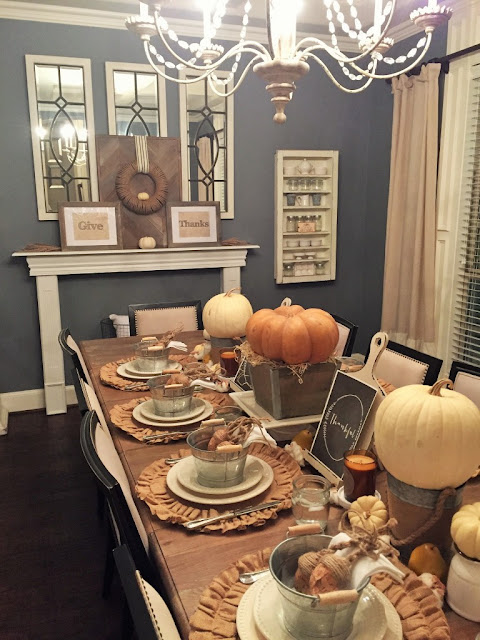 Thanksgiving table decorating free printables