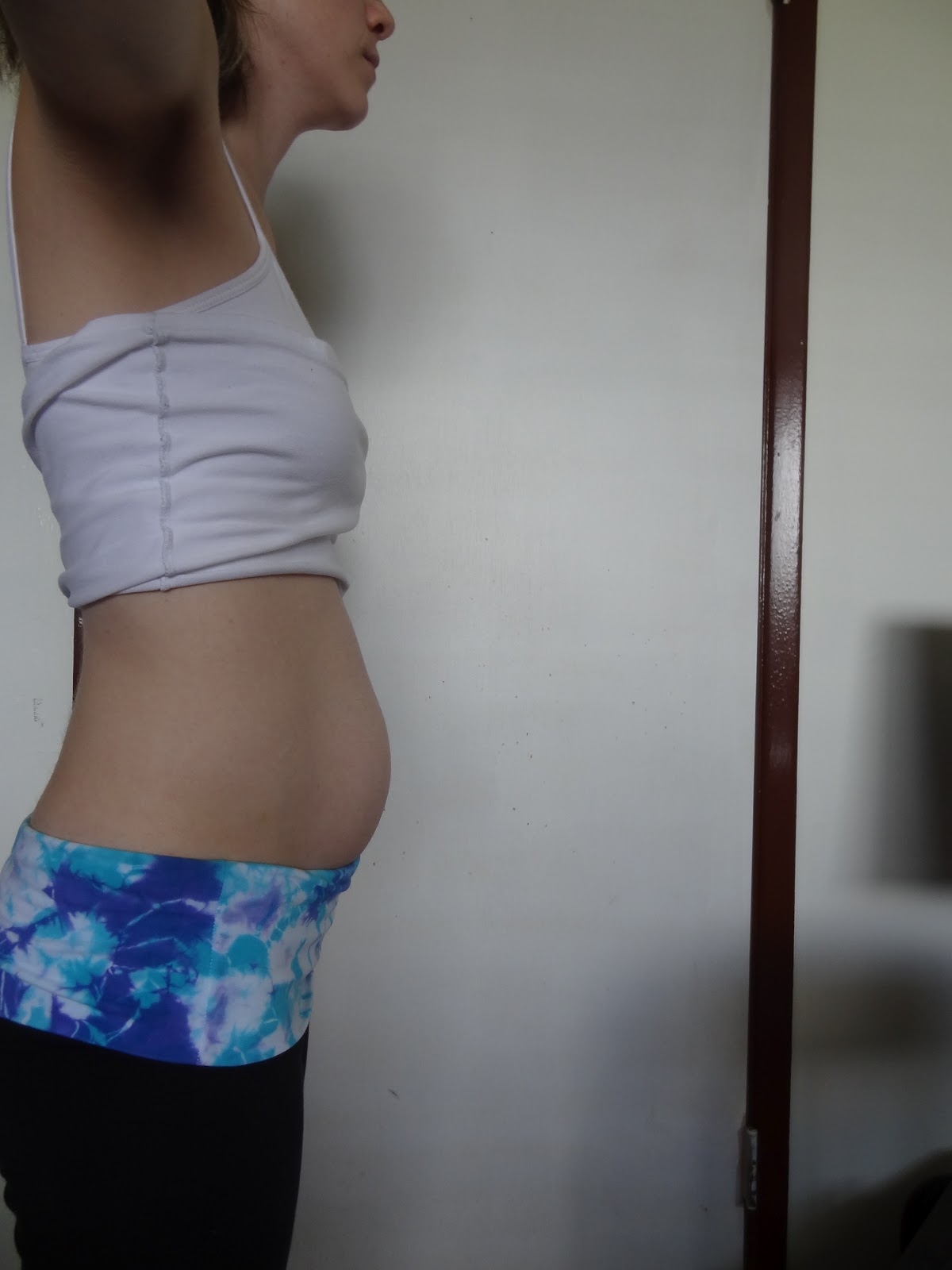 how should your stomach feel at 10 weeks pregnant