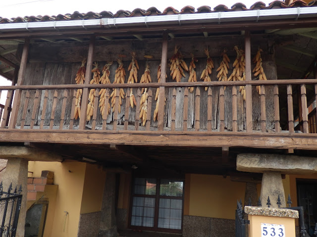 Xurde Morán: EL VALLE DE CABUEÑES Y LA UNIVERSIDAD LABORAL DE GIJÓN