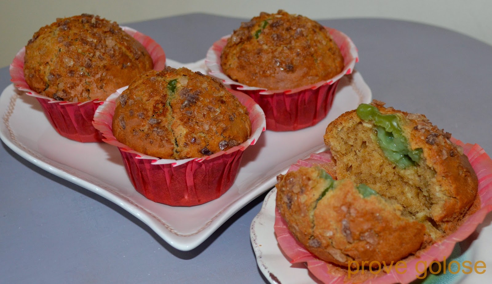 muffin al cocco con cuore di crema alla menta