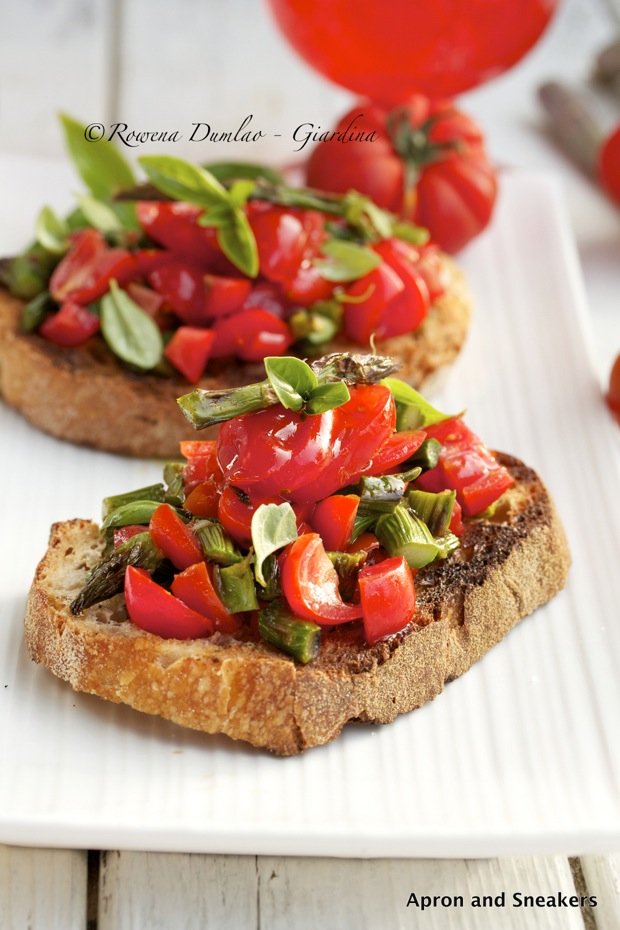 Bruschetta al Pomodoro &amp; Asparagi (Tomatoes &amp; Asparagus)