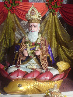450px-Jhulelal_hindu_deity.jpg