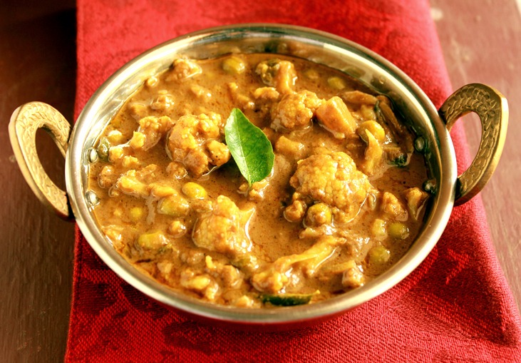 Rinku's Kitchen Treats Cauliflower and Peas Masala Kerala Style