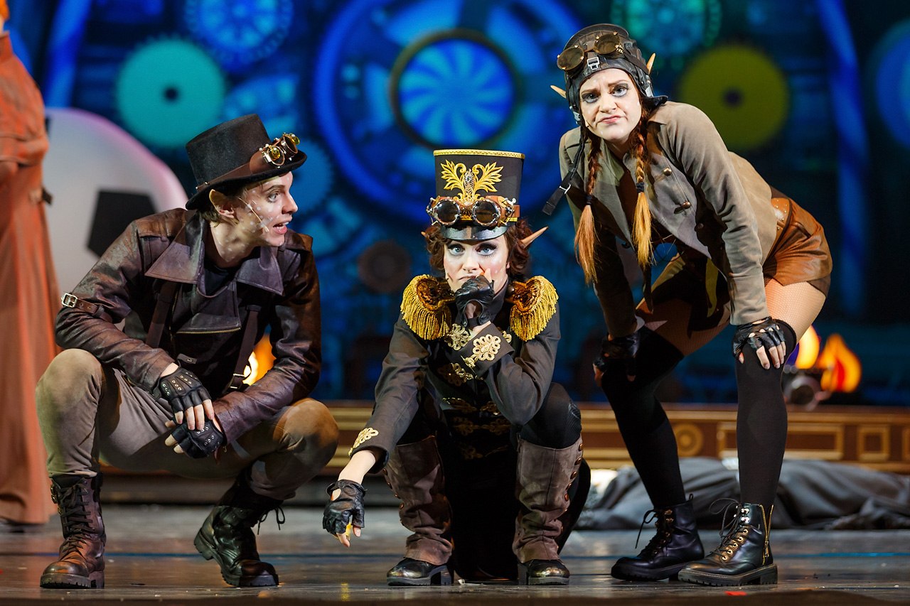 госпожа чудо юдо. госпожа чудо юдо. чудо юдо дракон. чудо юдо спектакль в спб. чудо юдо картина.