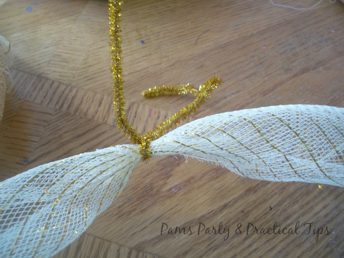 Pams Party & Practical Tips: How to Make a Mesh Wreath