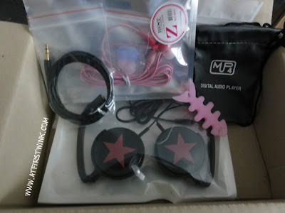 headphone with freebies from Gmarket