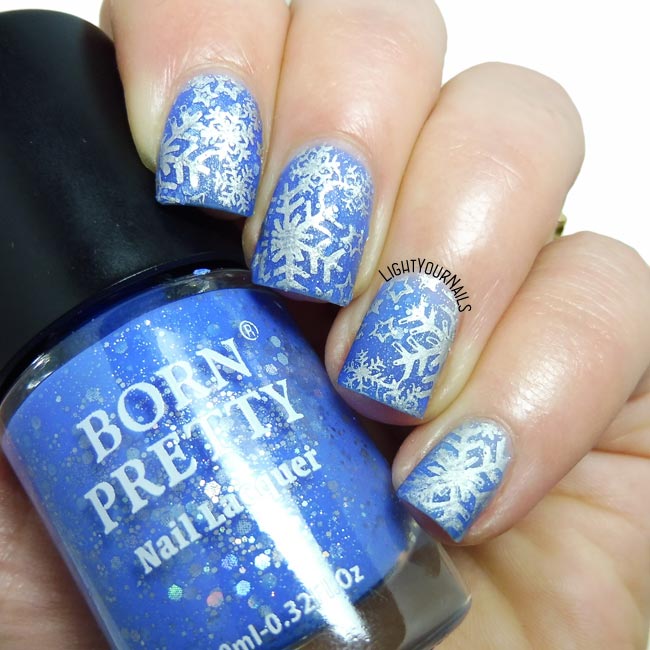 Snowflakes stamping nail art