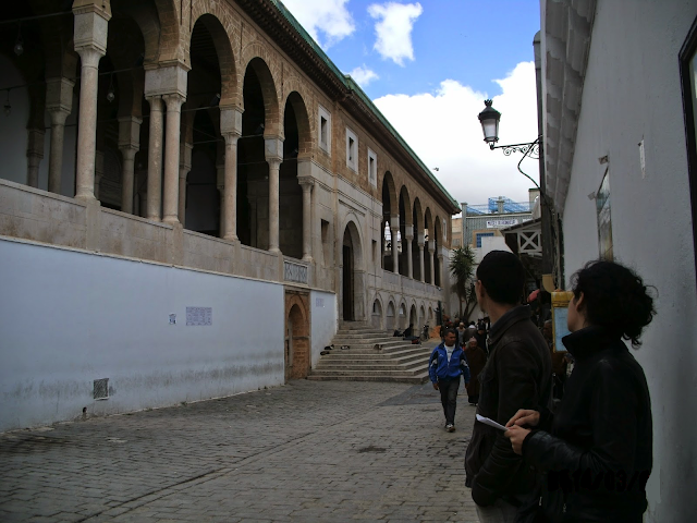 Foto del exterior de la Mezquita de Al Zaytuna en la Medina de Túnez