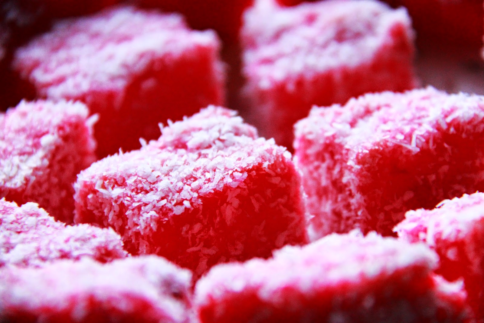 Cooking for Chakki Raspberry Jelly cakes aka Raspberry lamingtons