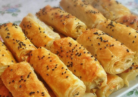 NİŞASTALI ÇITIR BÖREK - Resimli Yemek Tarifleri