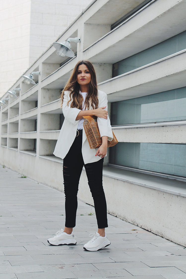 outfit blazer blanca mujer
