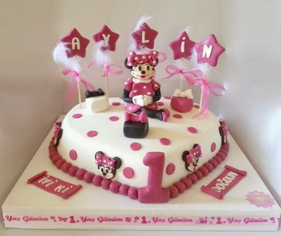 Renkli Tatlar Hayata Tat Katar Minnie�li Bir Yaş Pasta