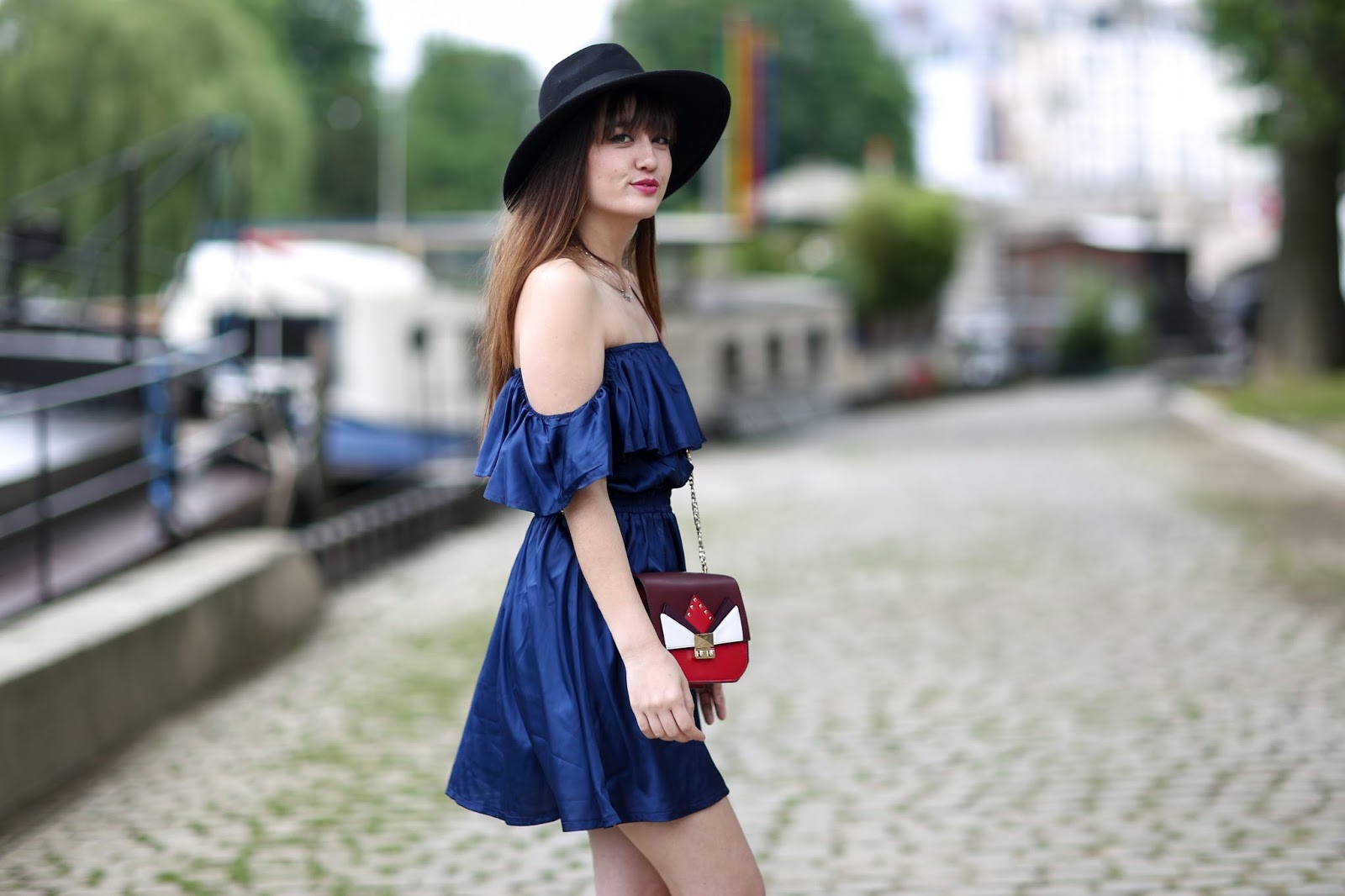 meetmeinparee, chic, style, look, blogger, parisian style, off the shoulder dress