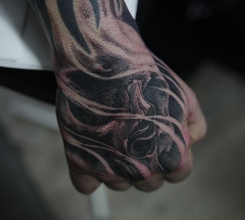 hand tattoo pain