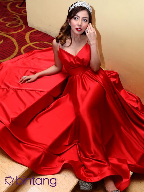 Cantiknya Bella Shopie Bergaun Merah