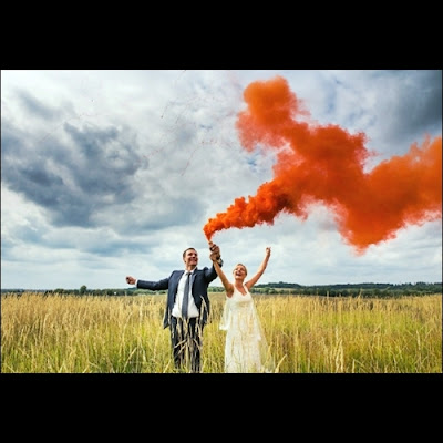 Ide Fotografi Dengan Smoke Bomb / Pipa Asap / Flare Asap